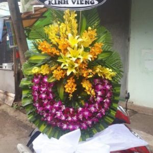 Vòng-hoa-chia-buồn-giá-rẻ