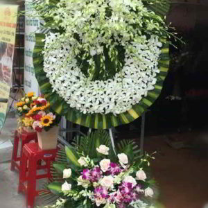 Vong-hoa-chia-buon-tang-le-gia-re