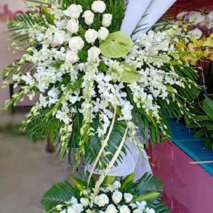 Vong-hoa-chia-buon-tang-le-gia-re