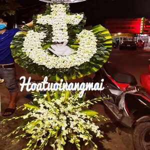 CB2067-hoa-chia-buon-tang-le-chu-thap-giao-xu